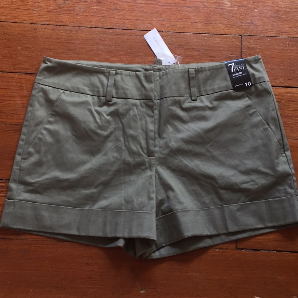 New York & Company 7th Avenue Suiting 4” Short